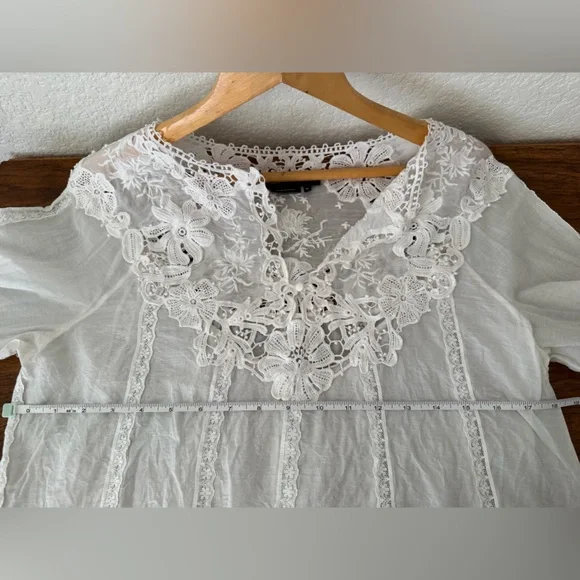 BCBGMaxazaria Cotton and Silk Lace Blouse with Floral Detailing and 3/4 Sleeves - Picture 8 of 10